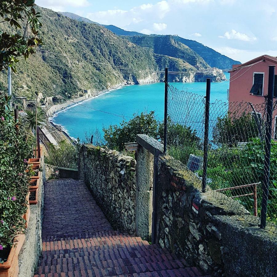 Affittacamere Il Timone Corniglia Bagian luar foto